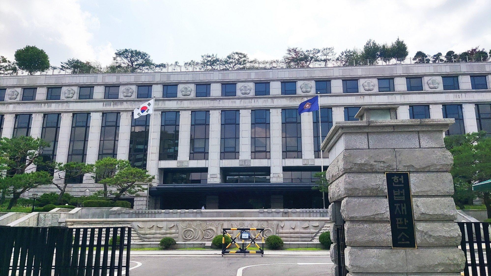 青瓦台风暴再起：特检案突破总统防线 尹锡悦政治生涯悬于一线