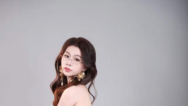 自在如风：椰子的多元魅力与时尚哲学