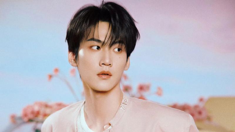 官宣！周柯宇终结多年国籍争议，正式成为中国公民，身份证实锤曝光