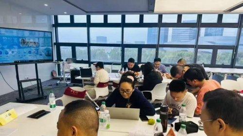 华玺云科智能获客新纪元！小莲姐姐AI训练营南京圆满落幕