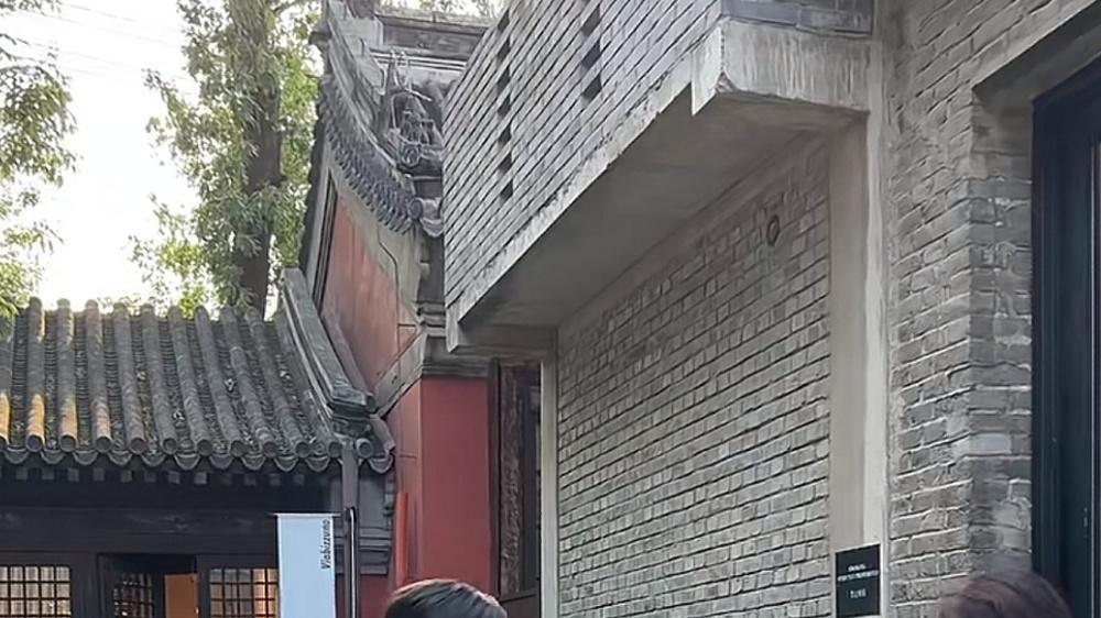 爱人如养花，45岁霍思燕活成了内娱最娇嫩的那一朵！