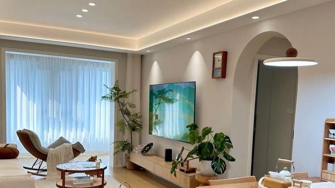 越来越多人坚持“不花哨装修”，日子长了才懂：选择太明智了！