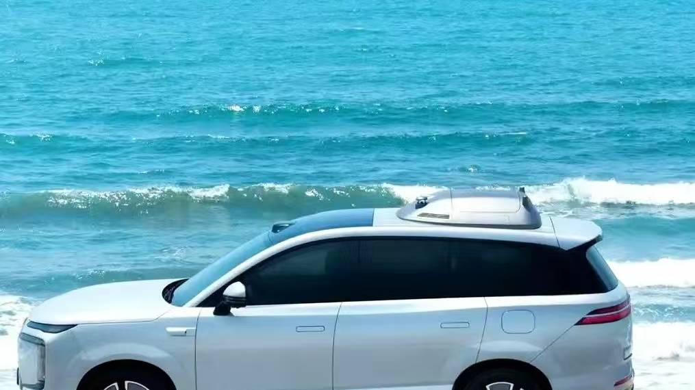 腾势N8L来了，6座奢华SUV，带全家一起出游，空间又大又舒适