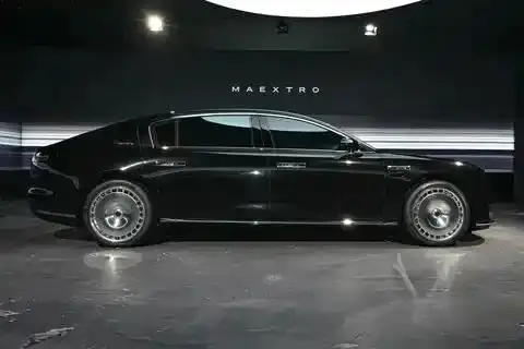 国产新能源天花板！近5米5车长超迈巴赫，顶配150万震撼登场