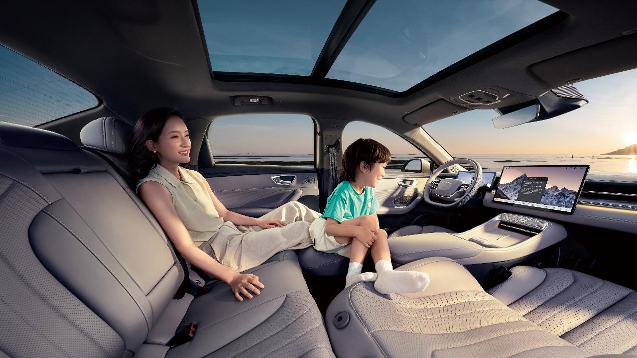 全球首搭豆包深度思考大模型，荣威M7 DMH打造“最懂用户智能车”