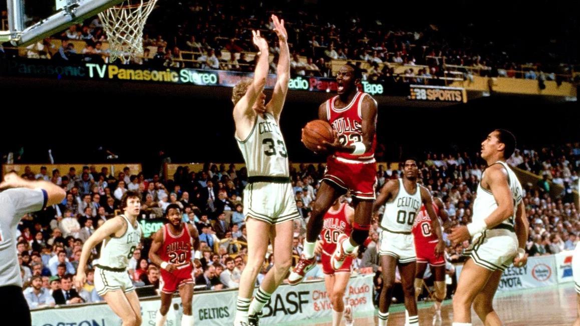 上帝没副手时有多野？皮蓬到来前，乔丹早把摆烂队打成了传奇