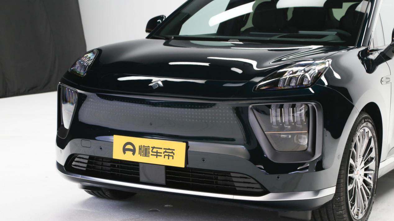 陆地游艇 双零重力座椅，NDA4.0高阶智驾，30万新能源旗舰之选？