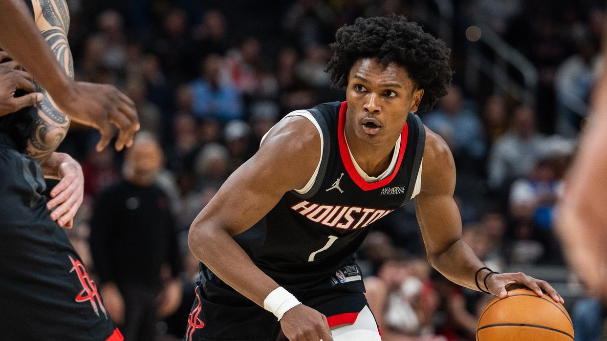 火箭该追新控卫？风险低+回报高，斯通可一试！底薪可签，比2新人好用