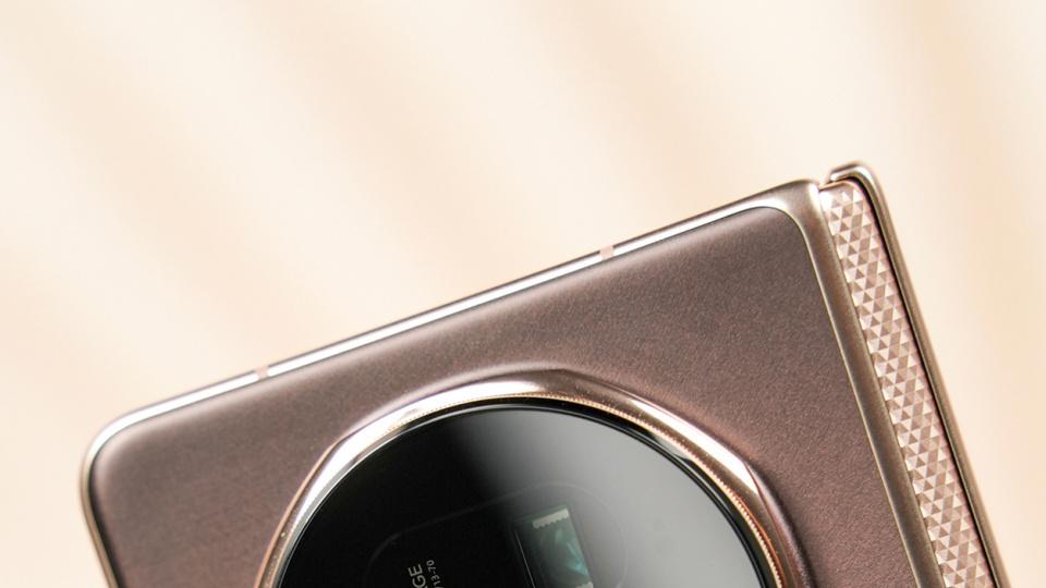 荣耀新一代大折叠被确认：骁龙8 Elite Gen 5+2亿像素，电池或成最大亮点