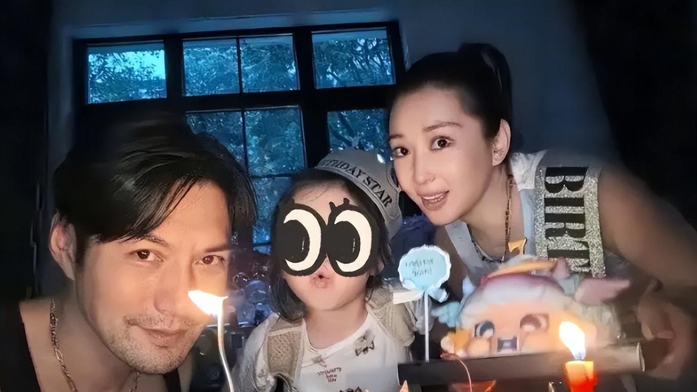 严屹宽打孩子差点离婚，杜若溪不忍也不憋了，在节目中曝两人矛盾