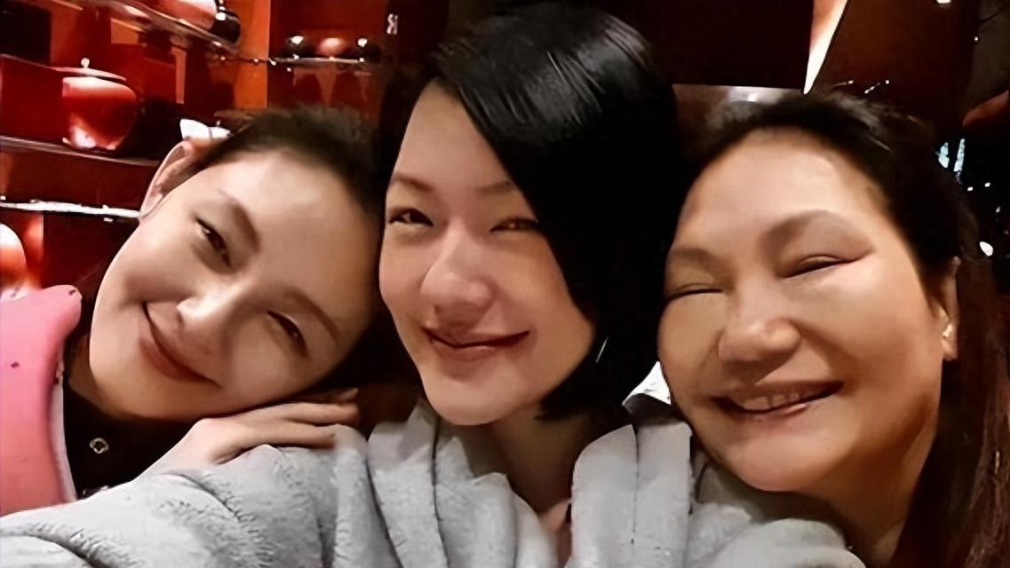 张兰飞东京，留言暗示查大S死因，发文反击S妈宣战：我会准备弹药