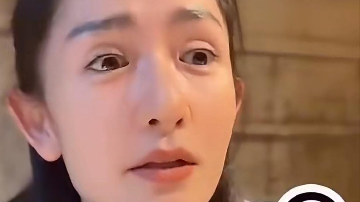 服务员遇到谢娜，对话爆笑：双方默契配合完成即兴小品