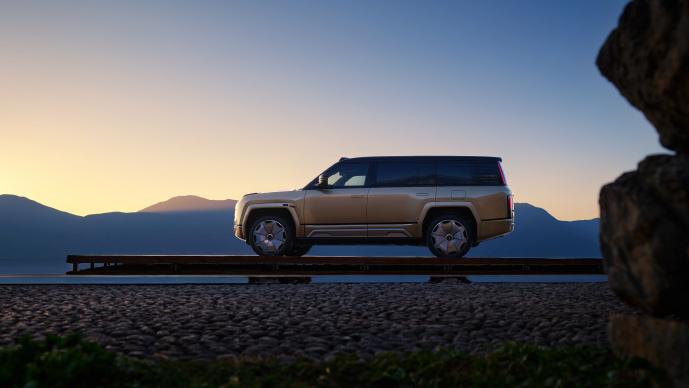 仰望 U8L 上海车展预热：中式豪华巨擘来袭