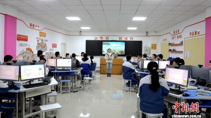 AI赋能新疆兵团教育开启“智能+”