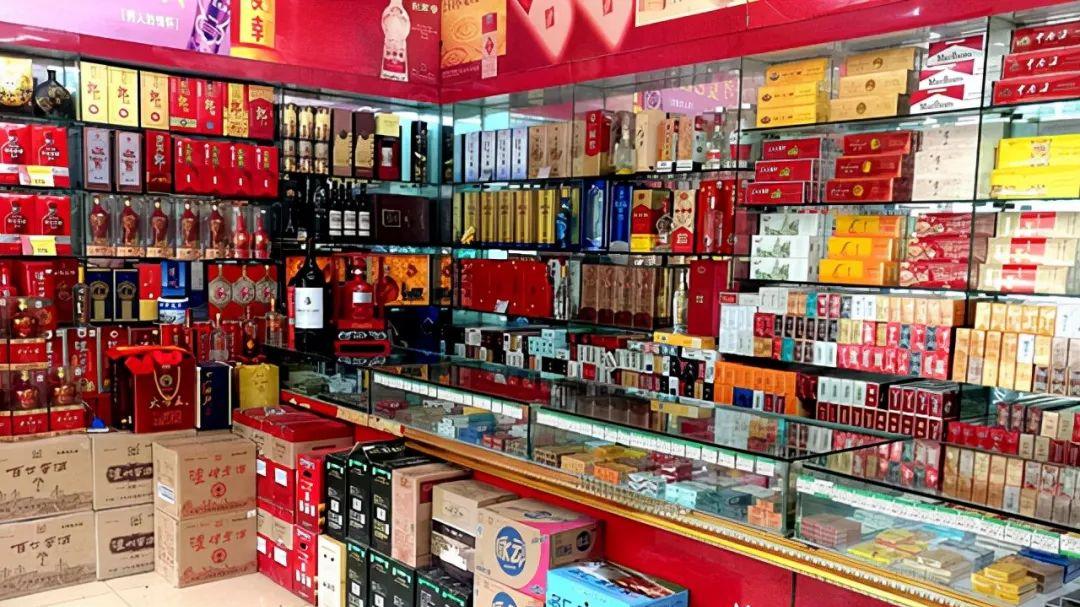 酒店无奈摆摊自救，大批烟酒店只能关门了
