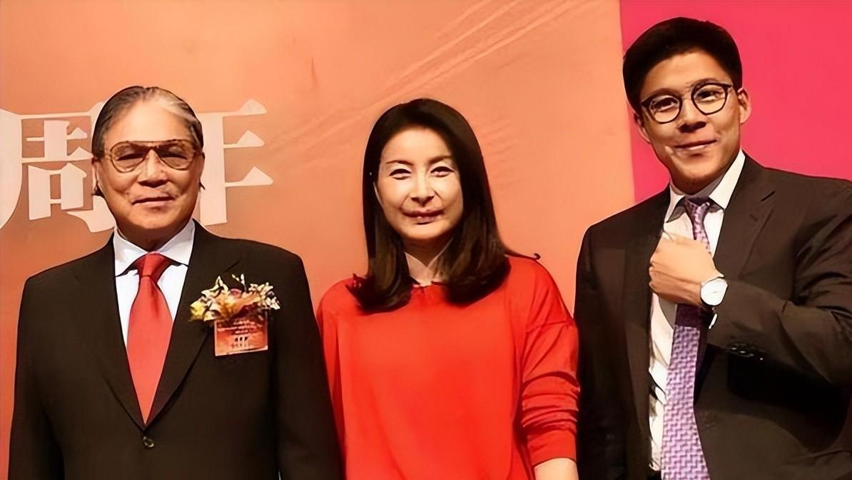 霍震霆大谈儿媳郭晶晶：“温柔只给外人看，在家从不给我面子”！