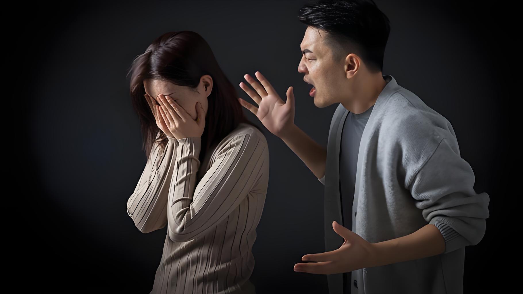 辞职做了全职妈妈，老公年薪80万，10年后他出轨要离婚，两个女儿都不选我，她们说你配不上爸爸