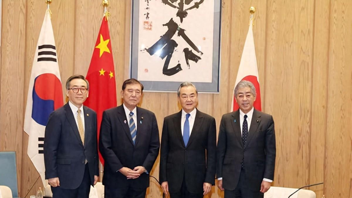 东亚外交版图重构：日韩战略转向与法国的“危机公关”
