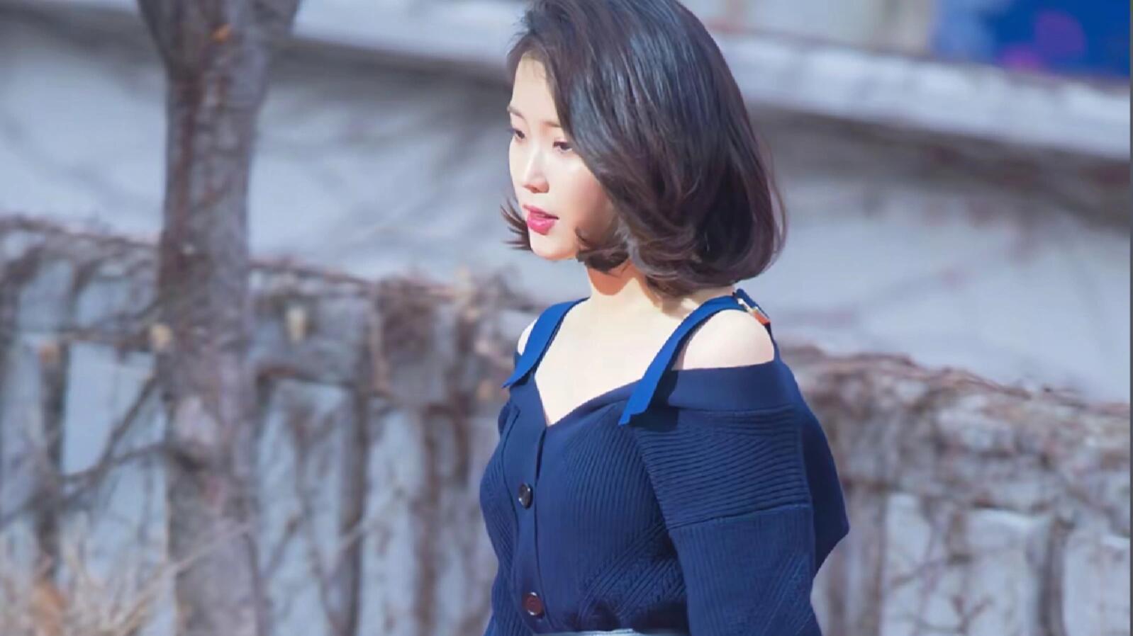 谁把李知恩拍这么矮？IU 藏肉穿搭绝绝子，比例好到犯规