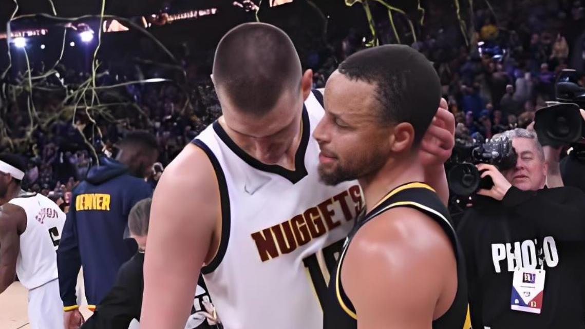 詹姆斯你太狠了！背靠背大爆发，创NBA过去79年神迹，月最佳稳了