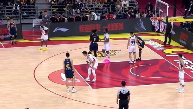 广东激战山东！萨姆纳电光火石 萨林杰老道 徐杰稳健输出