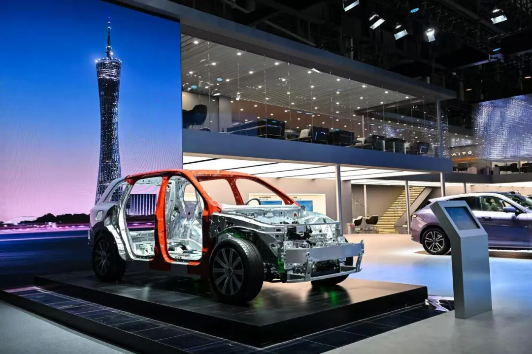 问界交付突破90万辆：中国品牌的“新豪华”发展之道