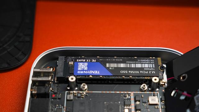 雷电拓展坞配合SSD彻底解除苹果硬盘绑架 不到一千五Mac秒变1T版本