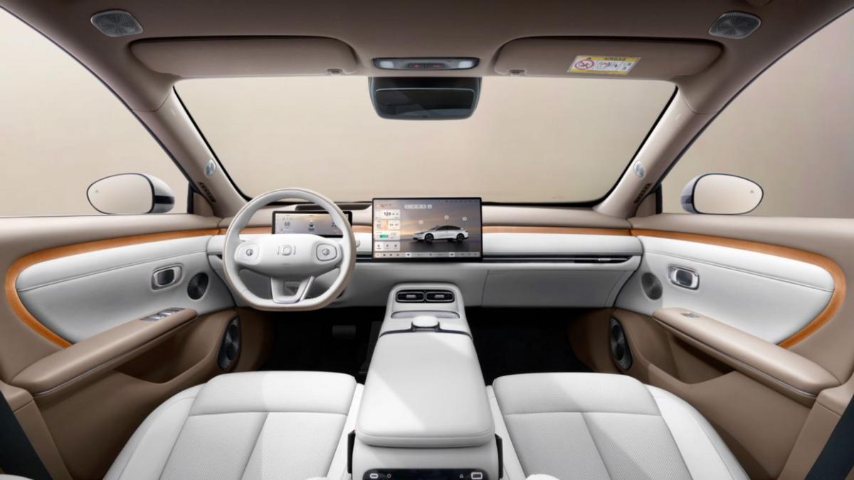 比迈巴赫多躺11.5°！长安启源A06让百万豪车瑟瑟发抖