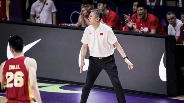 苏群：中国男篮输给韩国很不应该，没有王俊杰突然不会进攻了