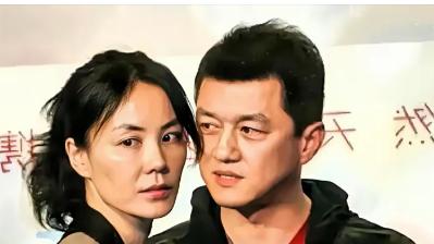 李亚鹏又离婚了！从周迅瞿颖到王菲海哈金喜情史丰富，事业却糟糕
