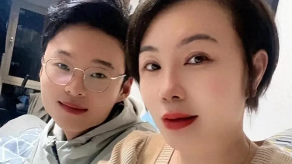 20岁小伙娶42岁富婆，被骂软饭男，可他却不惧流言，把老婆宠上天，谁料，两人结局令人大跌眼镜！