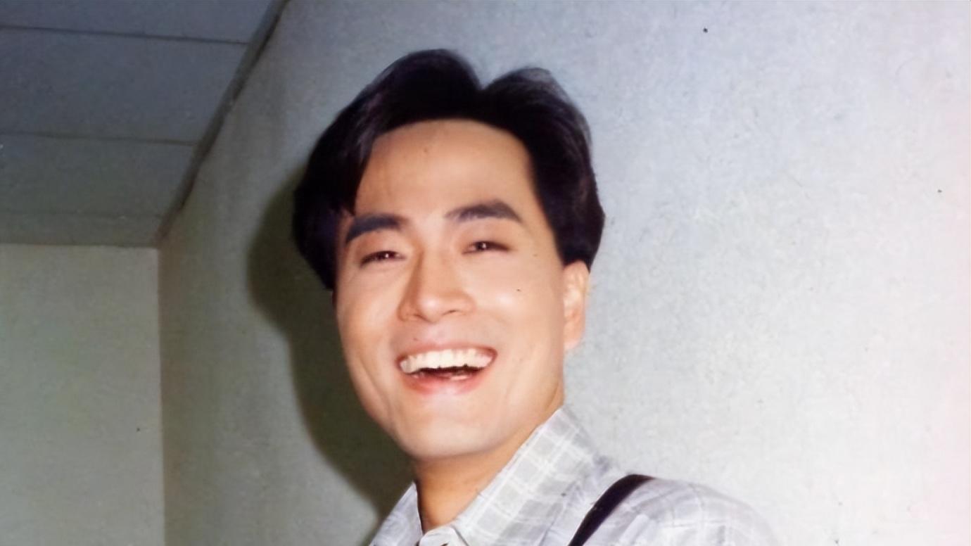 陈庭威现状：定居广州住豪宅，至今未婚，64岁还是那么帅气有型！