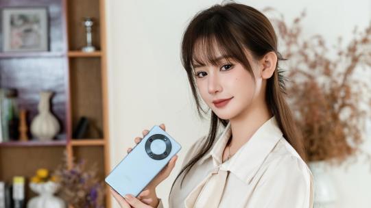 通信稳、续航久、更耐摔，年底换机优选华为畅享 70X 尊享版！