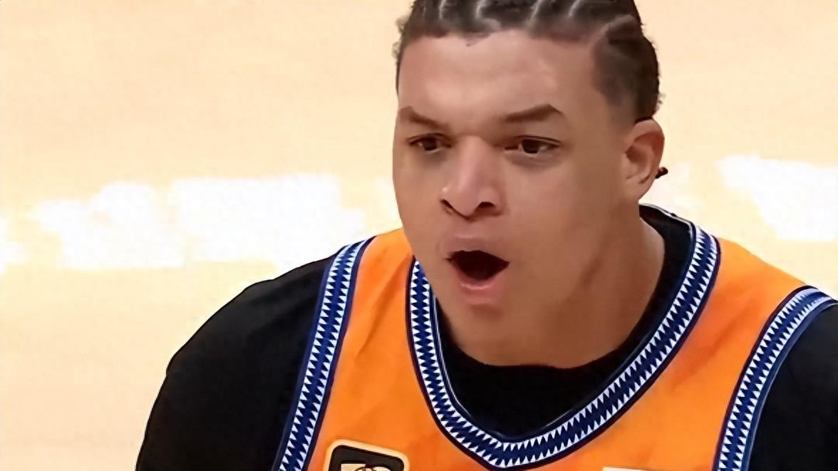 24-6！上海男篮逆袭北京队，洛夫顿扭转局面，CBA第一外援不为过