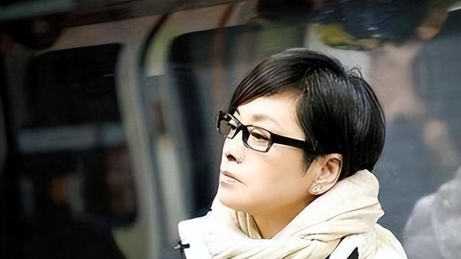 歌手毛阿敏：丈夫病逝1年后，留下260亿遗产，如今的选择令人泪目