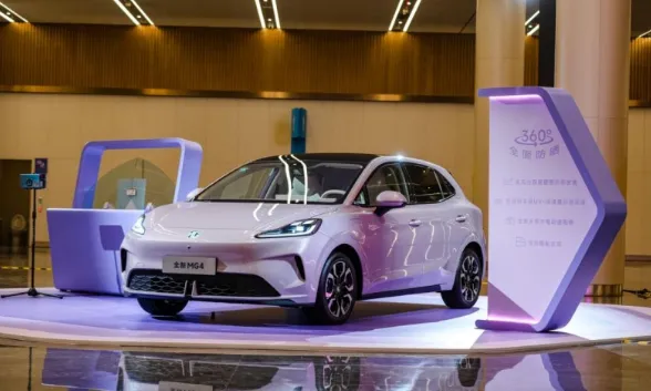 不到7万开回家的小钢炮！MG4单月爆卖11790台！437km续航+半固态电池!