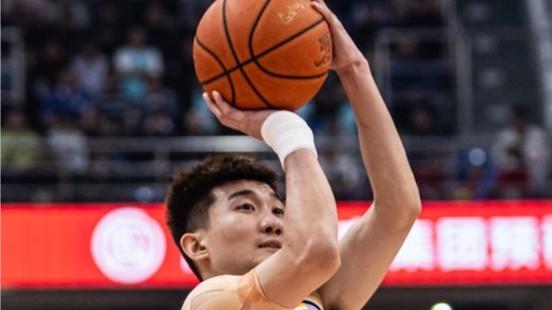 辽宁男篮爆冷输球，杨鸣的淡定背后，是怎样的战略调整？