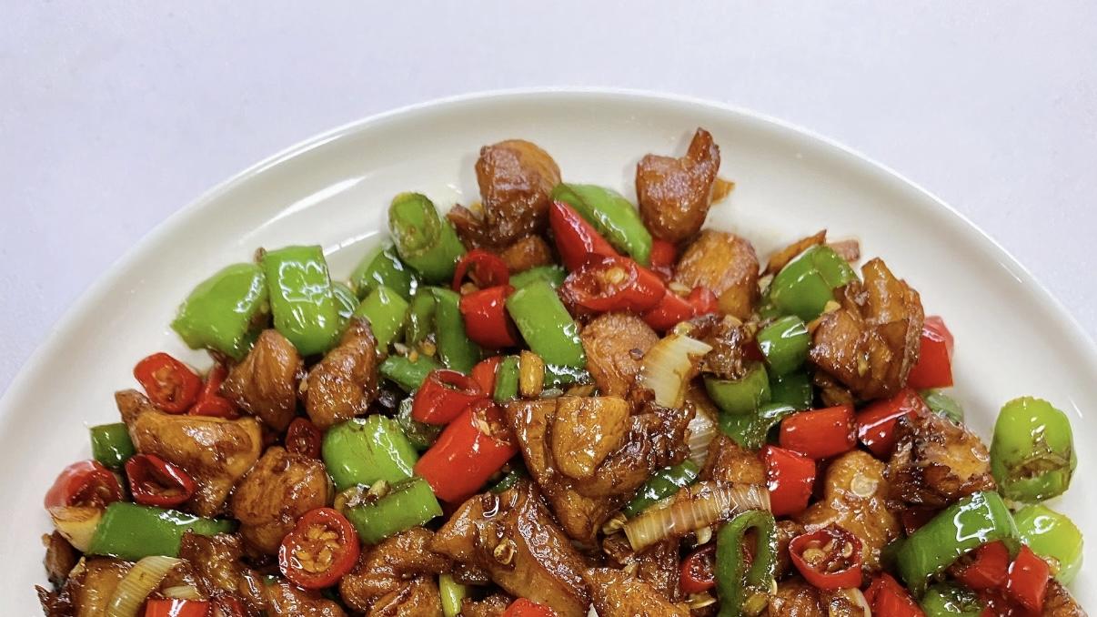 小炒鸡腿肉，香辣入味，超级好吃！