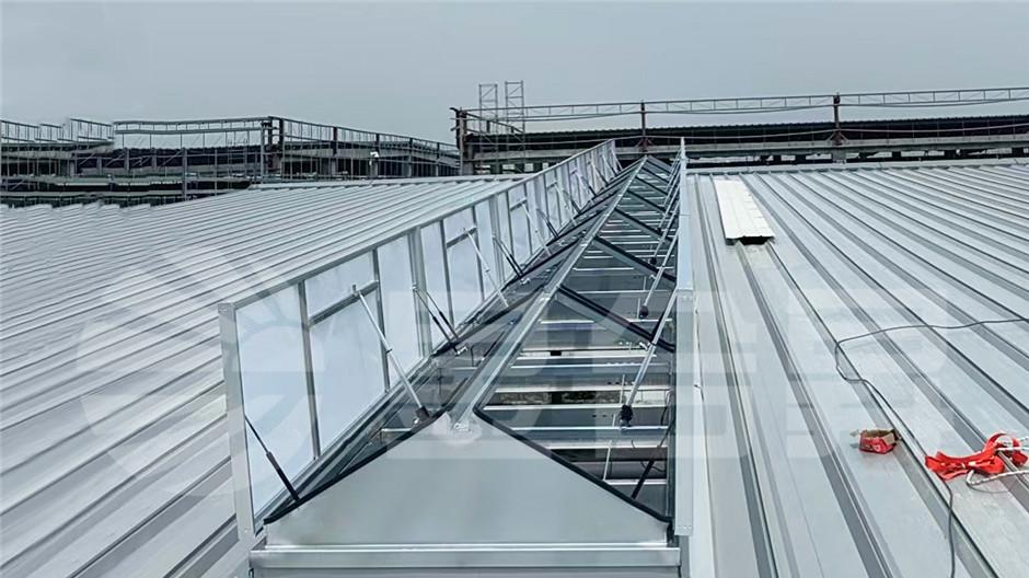 简析: 三角型连体式排烟通风天窗