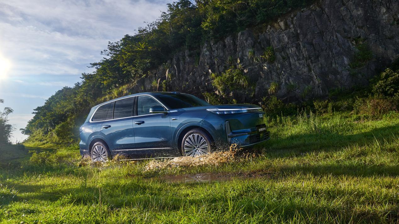 谁说鱼和熊掌不可兼得？吉利银河M9用销量证明可以