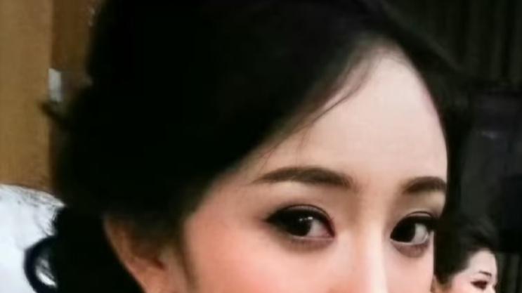 杨幂"一口进食"争议反转：明星自律与身材焦虑的舆论博弈