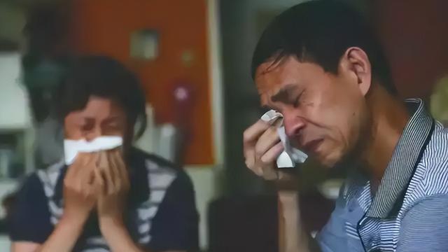 16岁奥数天才坠楼身亡！生前大喊：妈妈救我，父亲说儿子是魔丸
