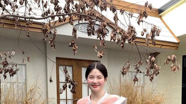 秋天超好看的“灰色系”穿搭，高级又松弛，不费力的美！