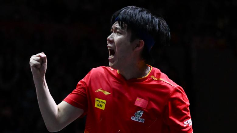 换衣如换魂！王楚钦 0-2 绝境逆转，怒吼撕开世乒赛八强之路