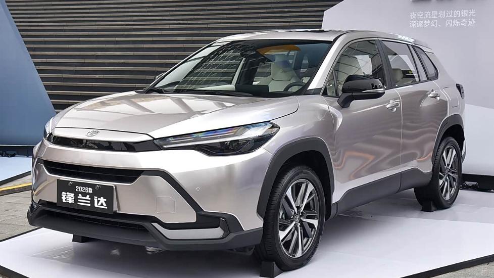 丰田又成功了！高颜值SUV只卖8.2W，11月卖出1.35万辆，油耗4.56L