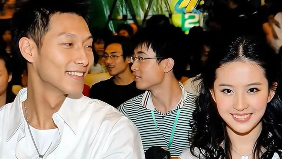 社媒沉寂414天，易建联现身多名保安护送，和177女球迷合照