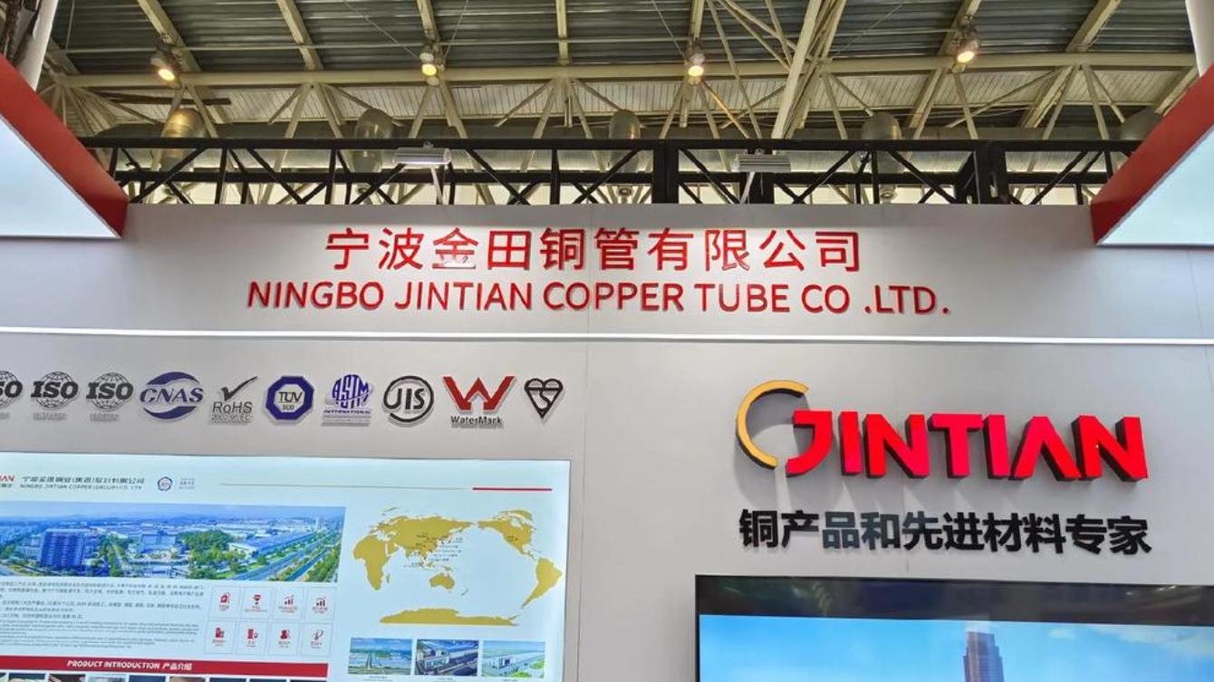 千亿巨头换代！66岁老板娘彻底退休，23亿资产全给儿子