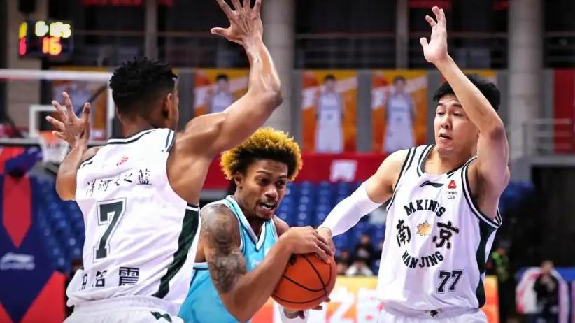 青岛男篮99比88战胜同曦，豪取三连胜，韦瑟斯庞狂砍56分，国内球员仅得11分敲响联赛警钟
