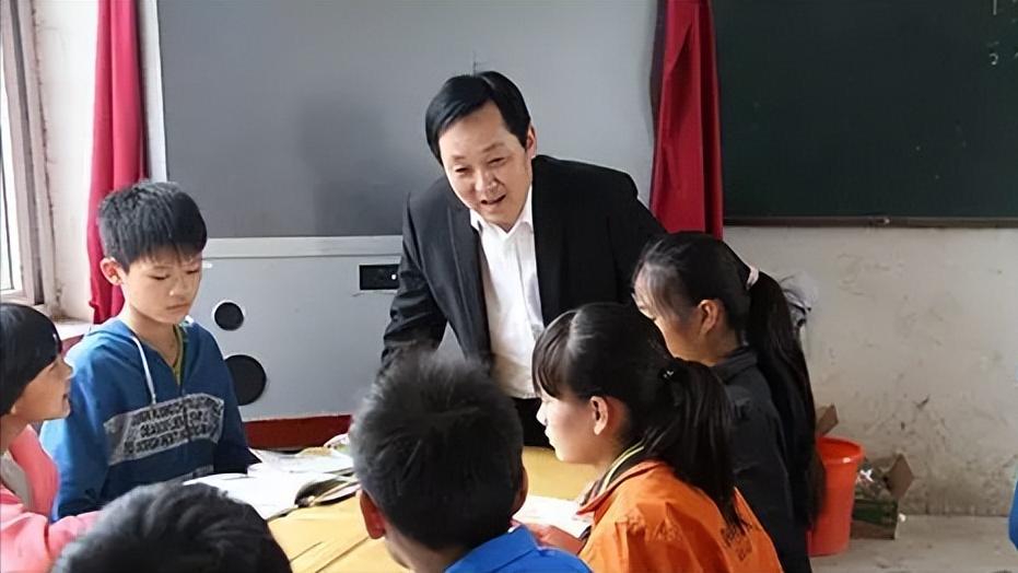 阜阳阜南：“中国好人”张茂 扎根乡教几十载 坚守奉献践初心