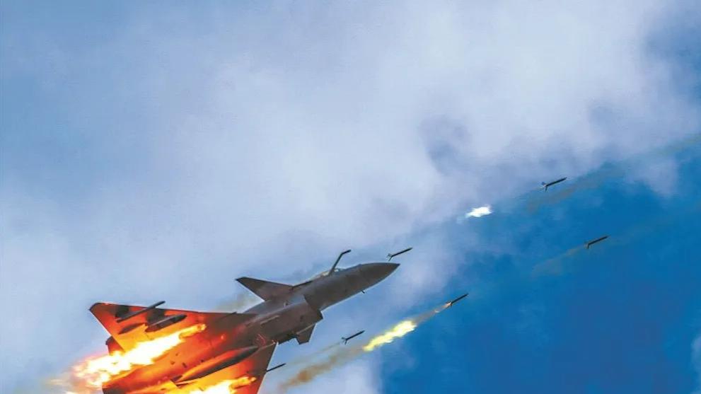 德媒：9比0！中国歼-10战斗机完胜欧洲战机